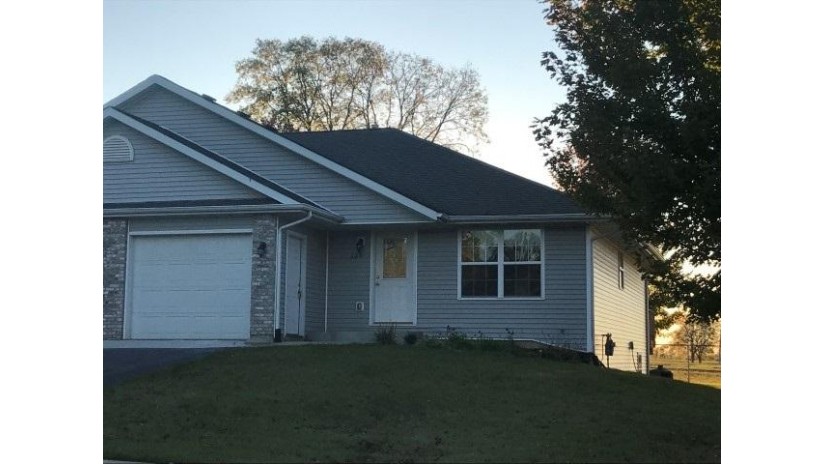 625 Grove Pecatonica, IL 61063 by Gambino Realtors $84,900