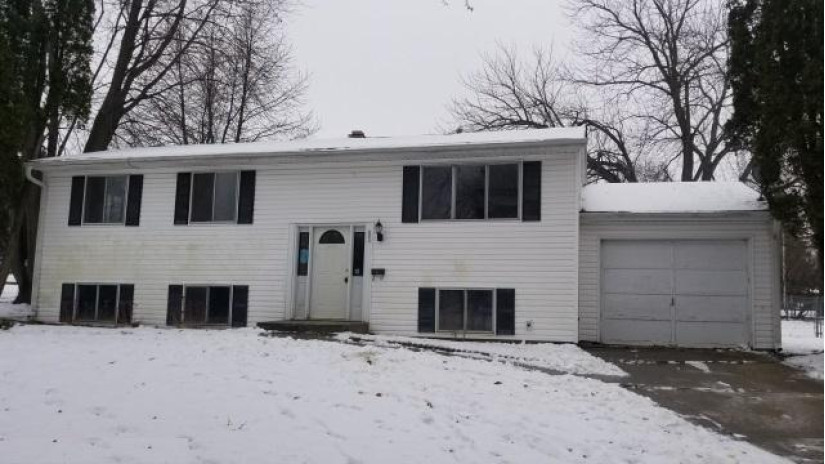 900 W 9th Street Belvidere, IL 61008 by Berkshire Hathaway Homeservices Starck Re $75,900