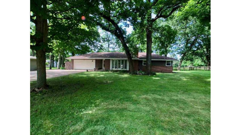 6728 E Woodland Drive Stillman, IL 61084 by Dickerson & Nieman $167,000