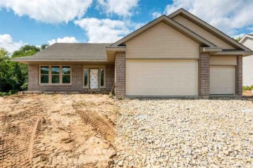 11019 N Lakewoods Drive, Edgerton, WI 53534