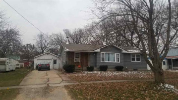 105 W 4th Street, Leaf, IL 61047