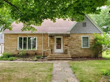 157 N Clinton Avenue, Clintonville, WI 54929-1248