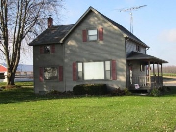 N2049 Irish Road, New Holstein, WI 53061