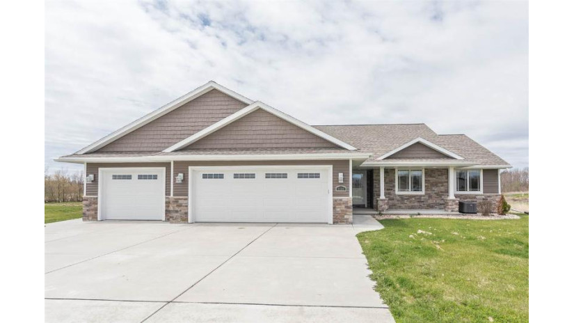 6690 Elmro Road Wrightstown, WI 54126 by Coldwell Banker Real Estate Group $349,980