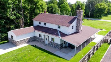 303 Clark Street, Bear Creek, WI 54922