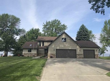 N8260 Deadwood Point Road, Taycheedah, WI 54937