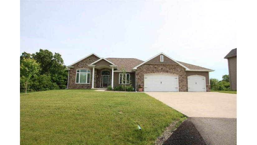 4220 Stonegate Drive Algoma, WI 54904 by Adashun Jones, Inc. $511,000