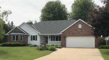 2834 E Pennwood Circle, Allouez, WI 54301