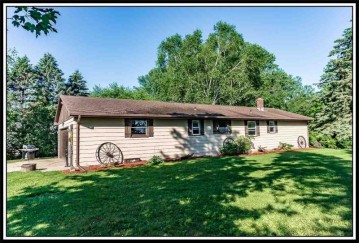 W4806 Country Gate Lane, Center, WI 54106-8116