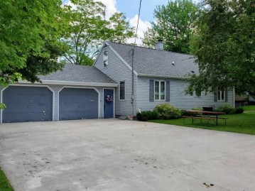 201 E Rowland Street, New London, WI 54961-2355