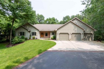 400 Maplewood Lane, Little Suamico, WI 54171