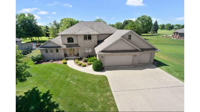 337 Brookview Drive Luxemburg, WI 54217 by Mark D Olejniczak Realty, Inc. $314,900