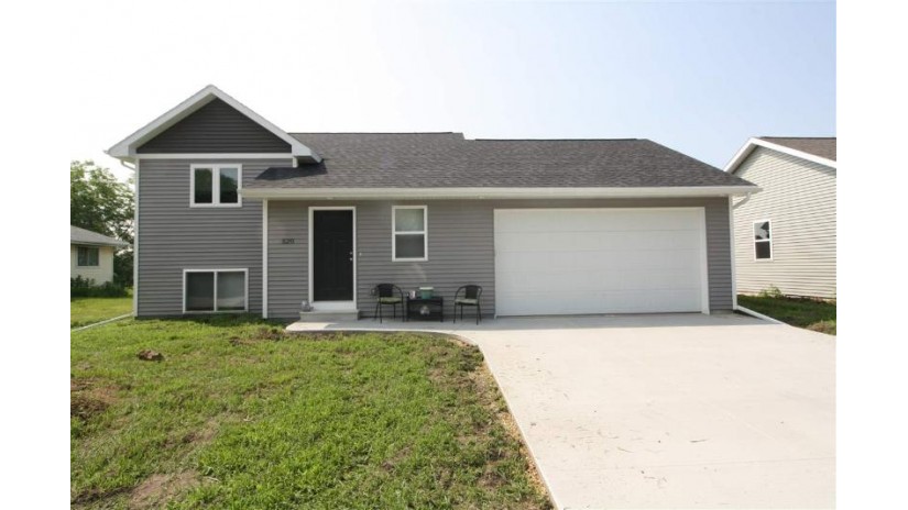 1404 Cedar Street New London, WI 54961 by Score Realty Group, Llc $199,980