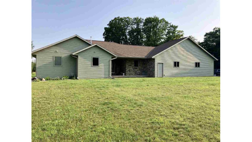 N9876 Island Road Larrabee, WI 54929 by Shambeau & Thern Real Estate, LLC $272,000