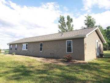 W7408 Hwy Y, Oakfield, WI 53006-1143