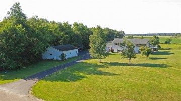 E2547 White Tail Trail, Waupaca, WI 54981