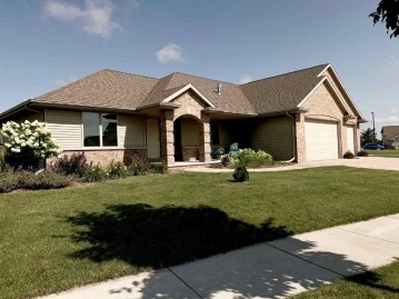 648 Rusch Drive, Combined Locks, WI 54113