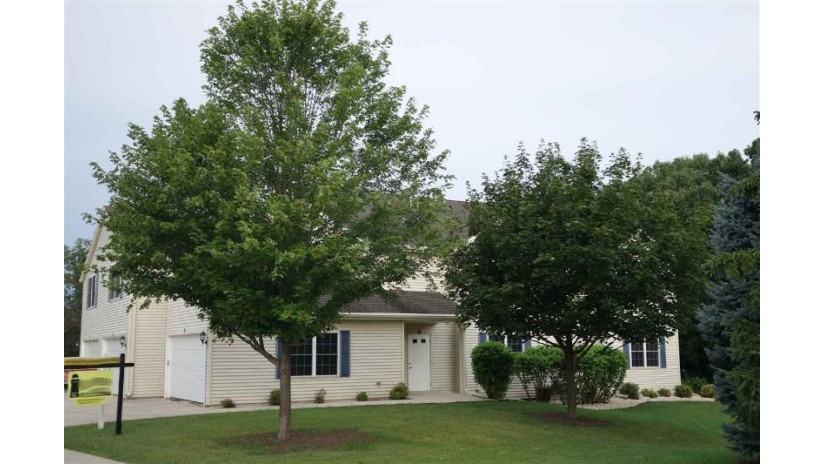 29 Scenic Circle Fond Du Lac, WI 54935 by Klapperich Real Estate, Inc. $139,900