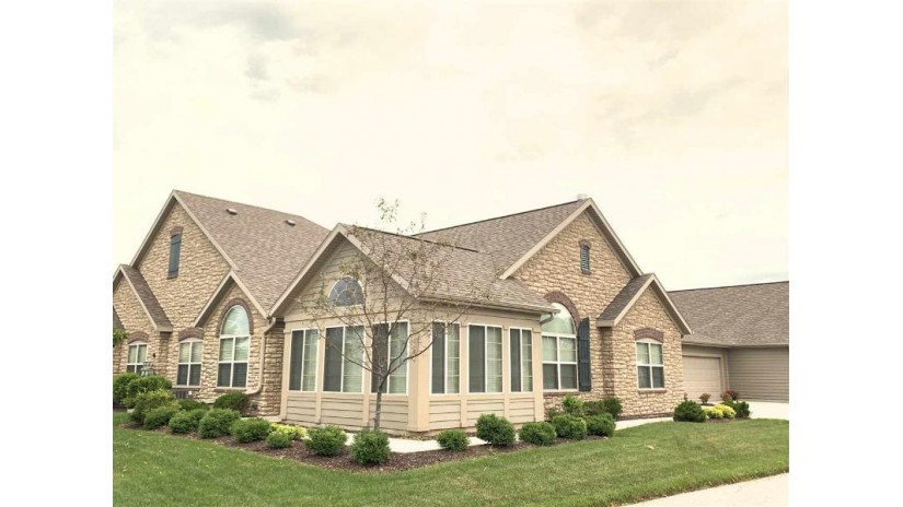 2415 E Sienna Way Appleton, WI 54913 by Coldwell Banker Real Estate Group $300,000