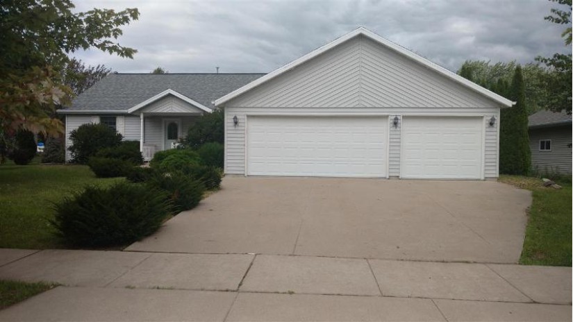 523 Tori Street Omro, WI 54963 by Coldwell Banker Real Estate Group $160,000