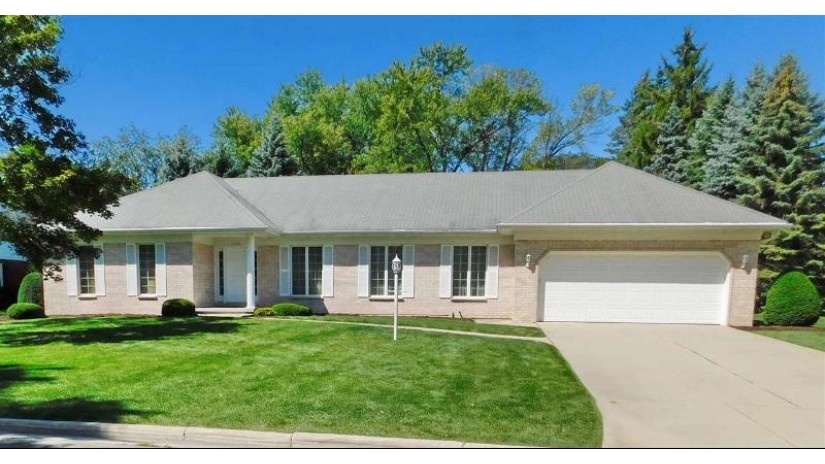 3300 Cameo Court Allouez, WI 54301 by Mark D Olejniczak Realty, Inc. $249,900