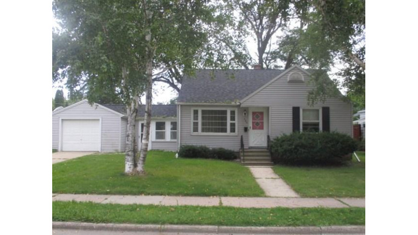 380 18th Street Fond Du Lac, WI 54935 by RE/MAX Heritage $49,900