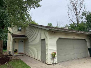 2033 Hilltop Drive, Ashwaubenon, WI 54313-5380