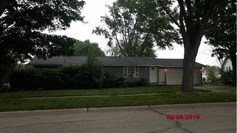 1680 Boland Road Green Bay, WI 54303 by Red Key Real Estate, Inc. $79,000