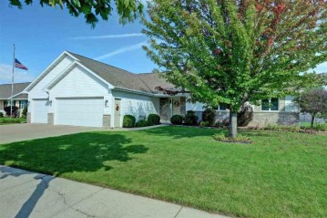 108 Hidden Ridges Circle, Combined Locks, WI 54113