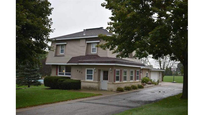 283 S 2nd Street Oakfield, WI 53065 by First Weber, Inc. $175,000