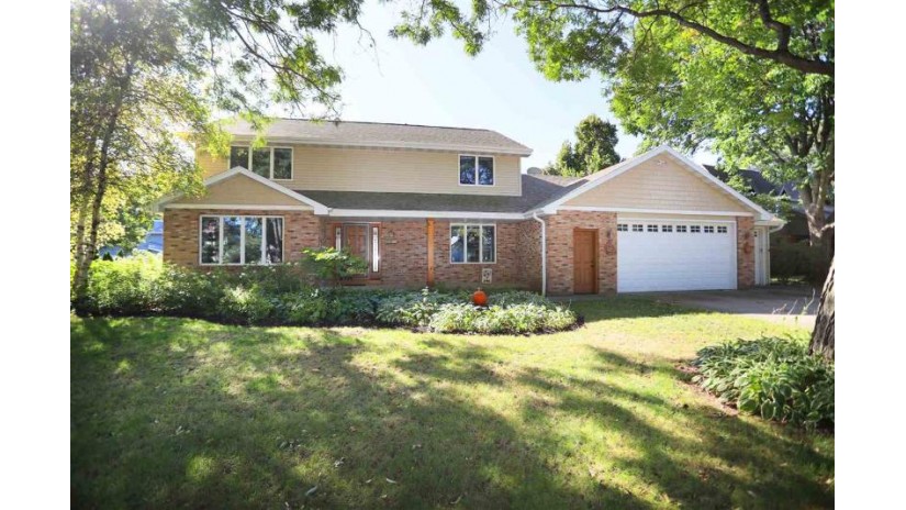 757 Yorkshire Road Neenah, WI 54956 by Coldwell Banker Real Estate Group $284,900