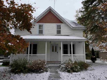 507 E Main Street, Weyauwega, WI 54983-9039