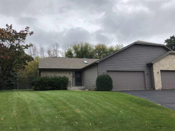 38 Spencer Village Court, Grand Chute, WI 54914