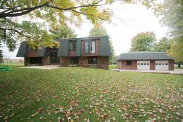 4565 Hilltop Drive, Suamico, WI 54173