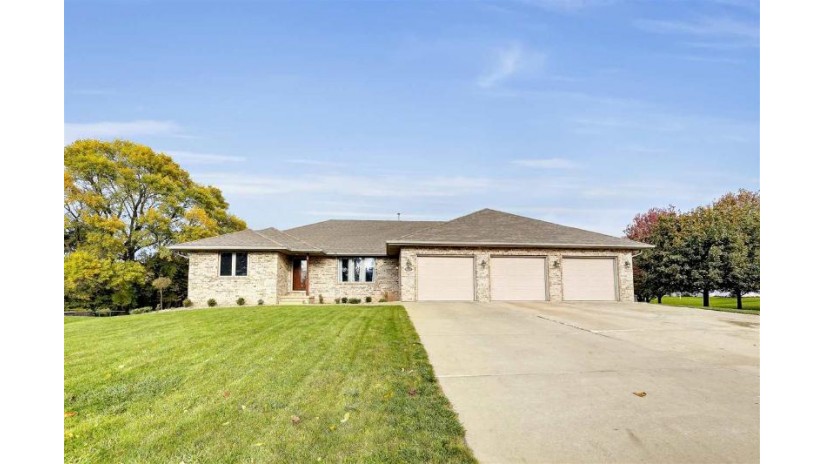 2037 Meadow Links Drive Scott, WI 54229 by Keller Williams Green Bay $232,000