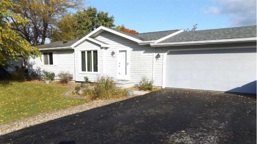 664 Peppergrass Lane Fox Crossing, WI 54956 by Re/Max 24/7 Real Estate, Llc $149,900