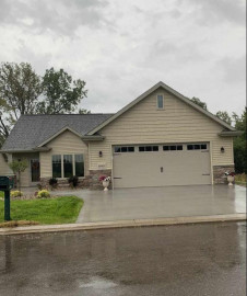 4991 W Woods Creek Lane 24, Grand Chute, WI 54913