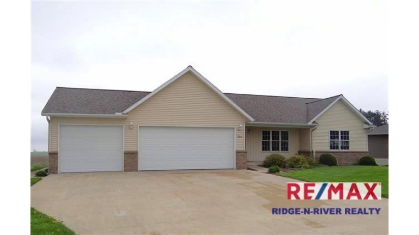 206 Broadview Ave Luana, IA 52156 by Re/Max Ridge-N-River $224,900