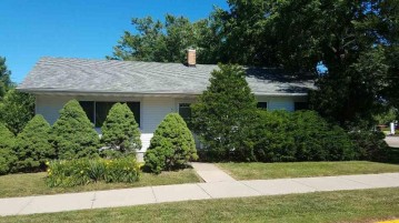 636 W Mulberry St, West Baraboo, WI 53913