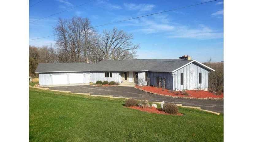 7795 S Dublin Rd Gratiot, WI 53541 by Century 21 Advantage $239,000