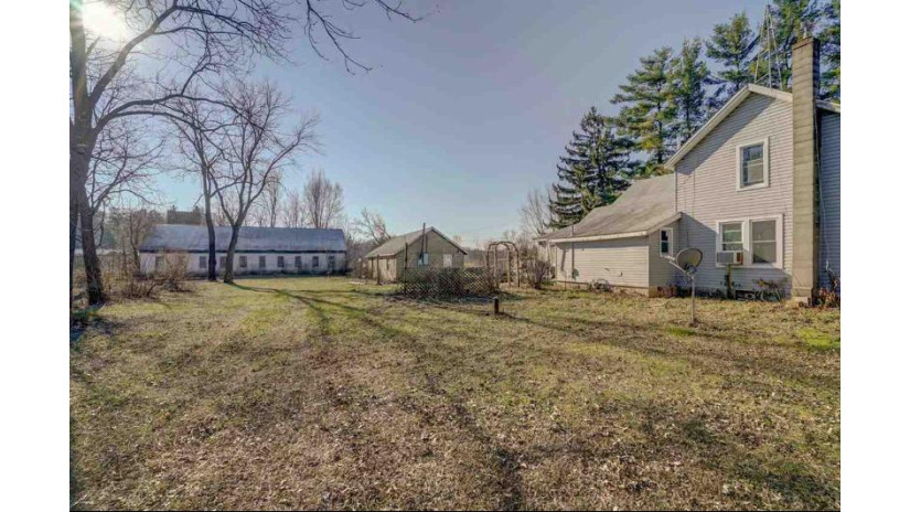 932 Fairfield St Portage, WI 53901 by American, Realtors $124,900