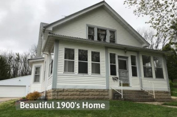 134 Hill St, Darlington, WI 53530