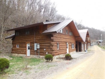 6140 Brewery Hollow Rd, Cassville, WI 53806