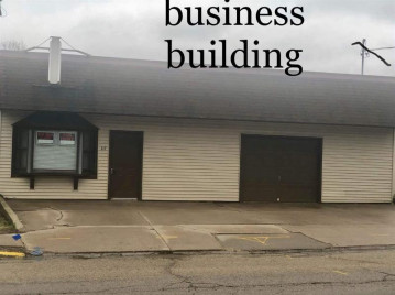 237 W Main St, Dickeyville, WI 53808