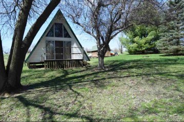 S1463 W Redstone Dr, La Valle, WI 53941