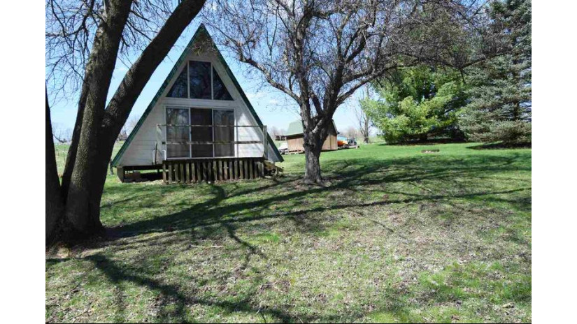 S1463 W Redstone Dr La Valle, WI 53941 by Re/Max Preferred $55,900