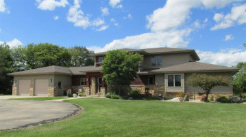 W7998 County Road B, Beaver Dam, WI 53916