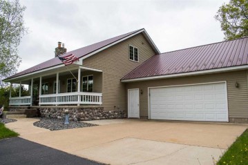 N7657 8th Ave, Clearfield, WI 53950