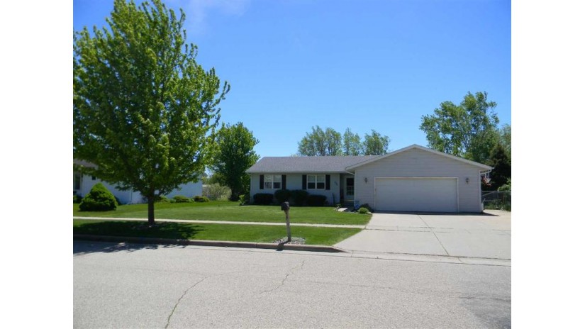 537 E Countryside Dr Evansville, WI 53536 by Design Realty Llc $226,000