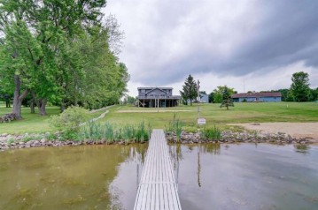 208B Grouse Dr, New Haven, WI 53920